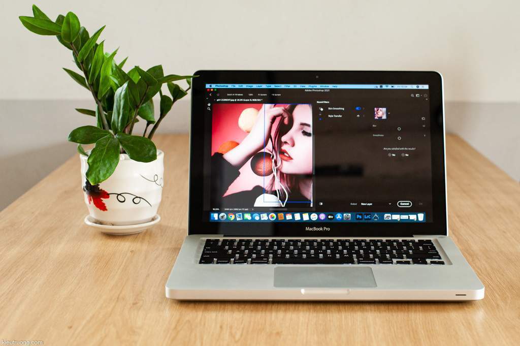 MacBook 2012 chay duoc Photoshop khong