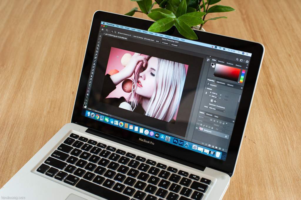 MacBook Pro 2012 chay Photoshop duoc khong