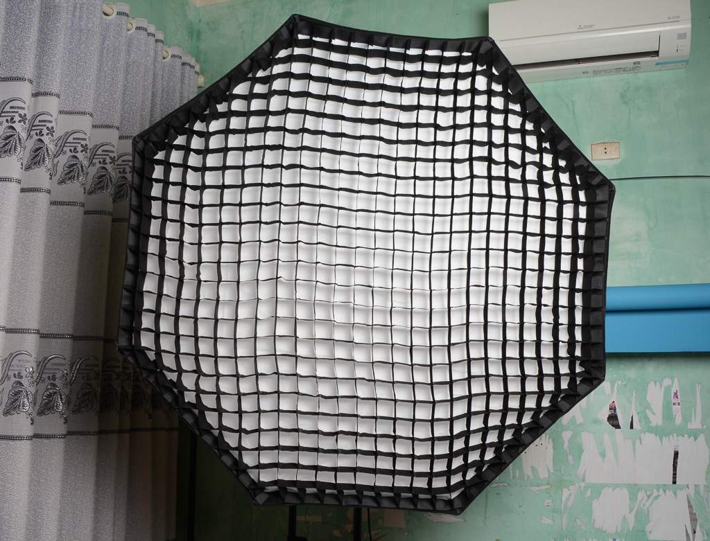 Sofbox bat giac Godox kem Grid 140 cm