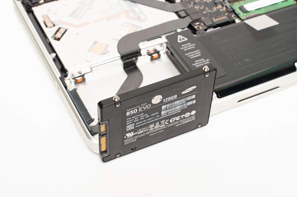 thay ổ cứng ssd macbook pro
